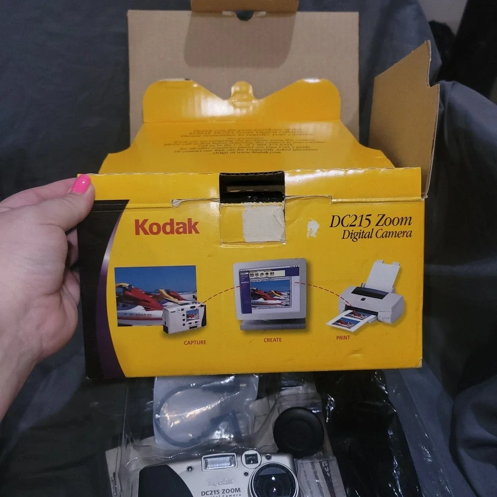 KODAK DC215 ZOOM VINTAGE DIGITAL CAMERA W/BOX CABLES MANUALS USED WORKS